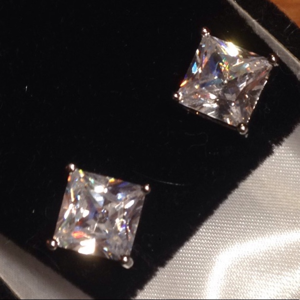 5⭐️RATED ✅ Earrings Imitated crystal - Picture 4 of 6